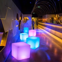 Светильник Куб 15 с питанием от АКБ, RGB Светильник Куб 15 с питанием от АКБ, RGB